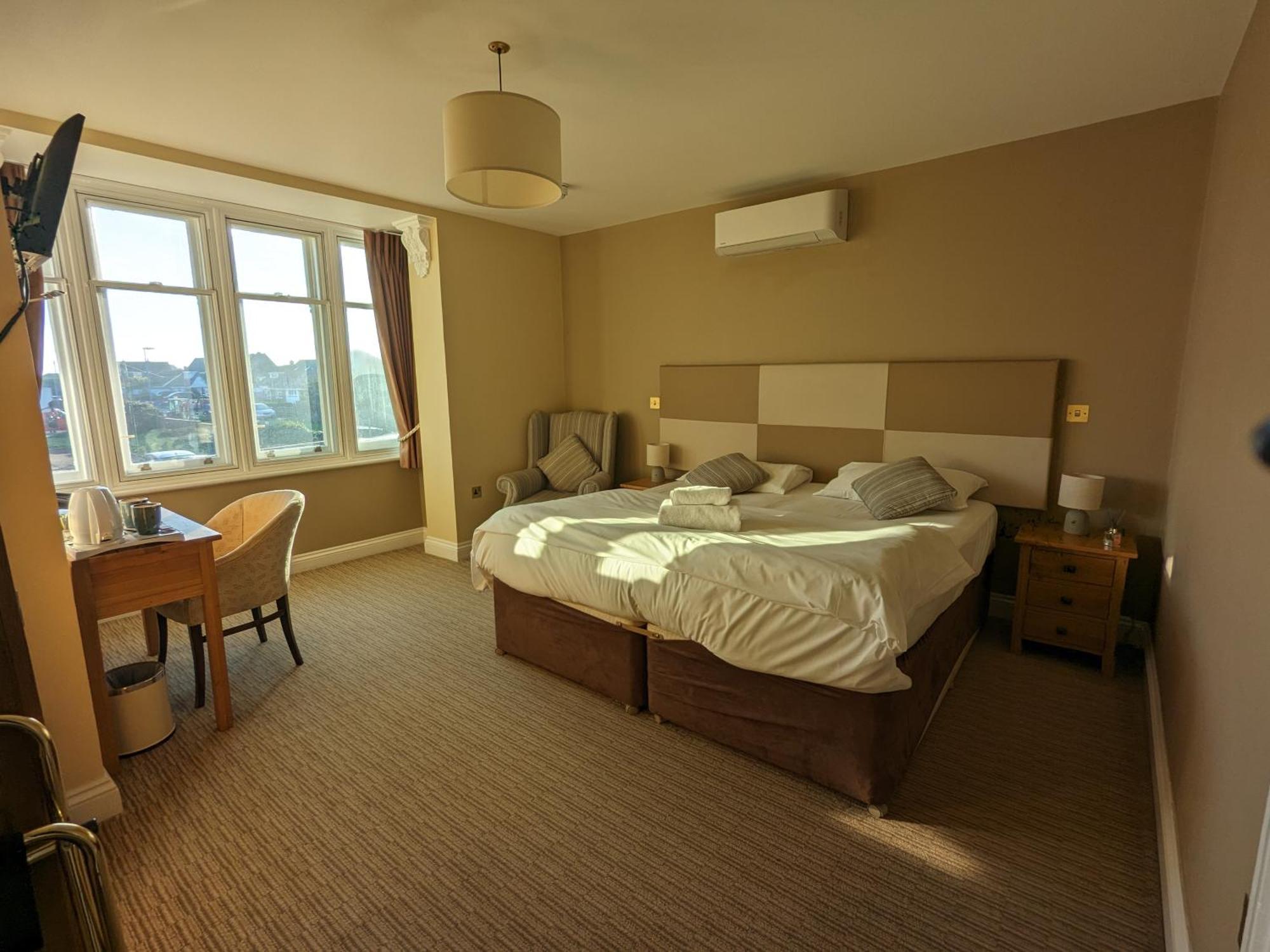 The Seal Hotel Selsey Exterior photo